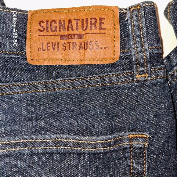 Mens Signature Levi Strauss & Co. Straight Fit Distressed Blue Denim Jeans Sz 36 - Picture 8 of 11